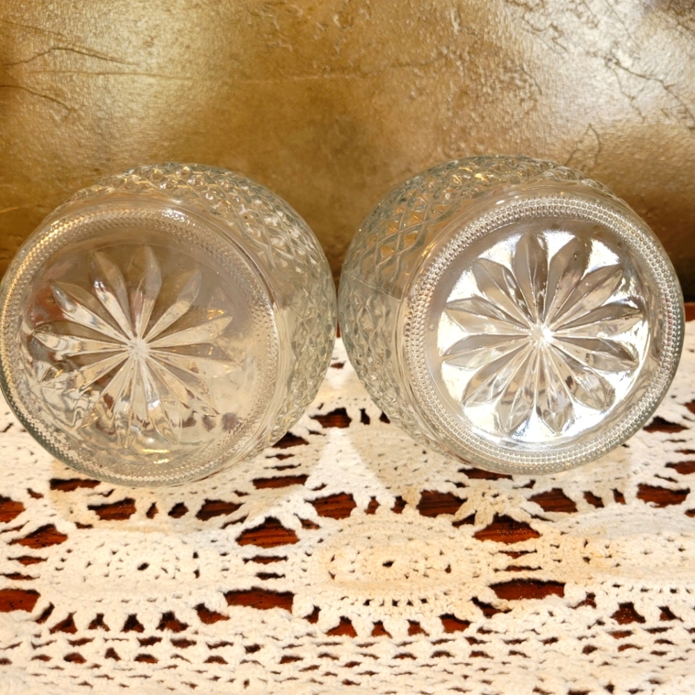 Vintage - Royal Crown & Grape Glass Whiskey Decanter set of 2 - Picture 4 of 6